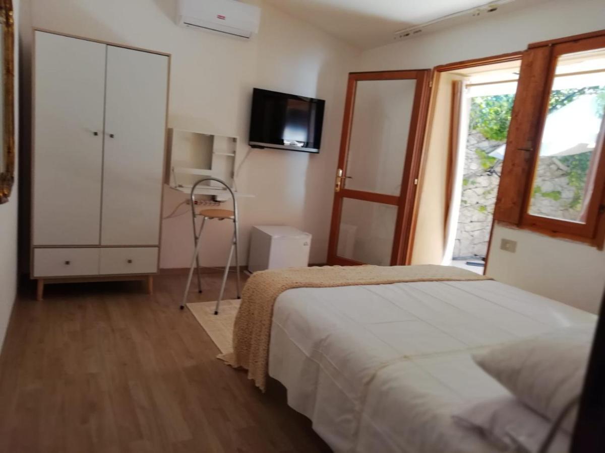 Benjamin Room Ольбія Екстер'єр фото